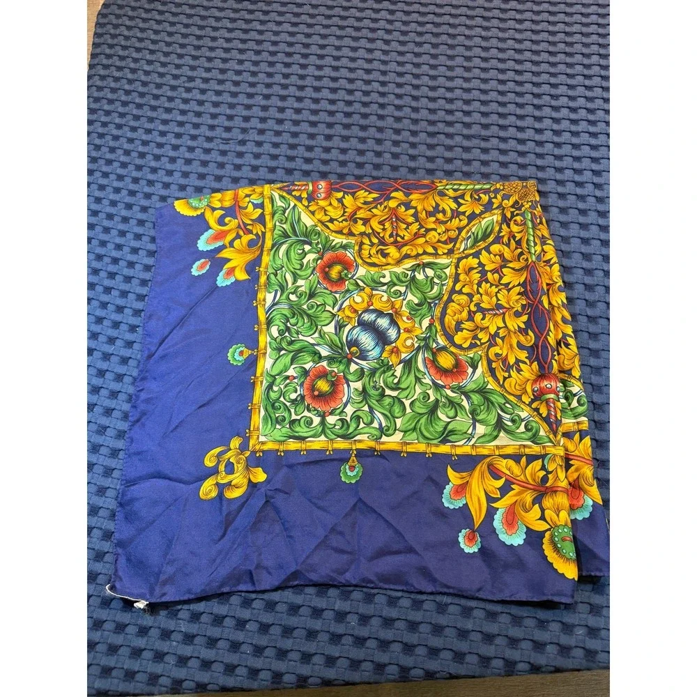 Vintage Silk Metropolitan Museum Of Art 100% Silk Scarf Blue  34x 34 Baroque